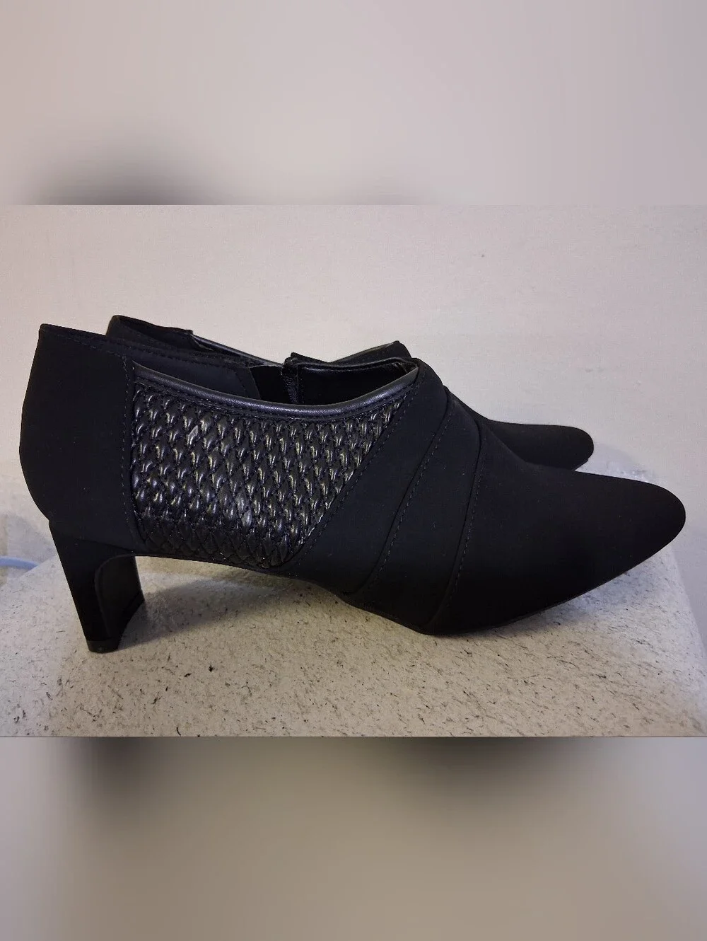 NWT ANDIAMO Black Ankle Boots